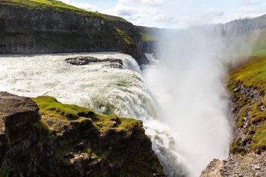 İzlanda 'da Gullfoss şelalesi
