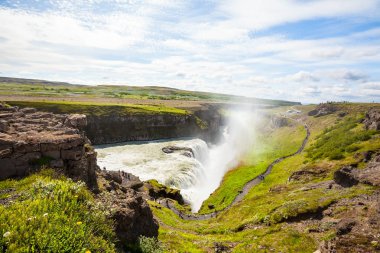 İzlanda 'da Gullfoss şelalesi