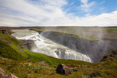 İzlanda 'da Gullfoss şelalesi