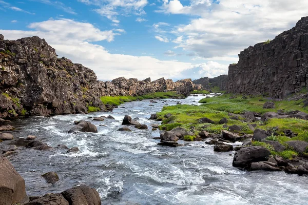 Thingvellir - рифтова долина в Ісландії де північноамериканського та ЄС — стокове фото