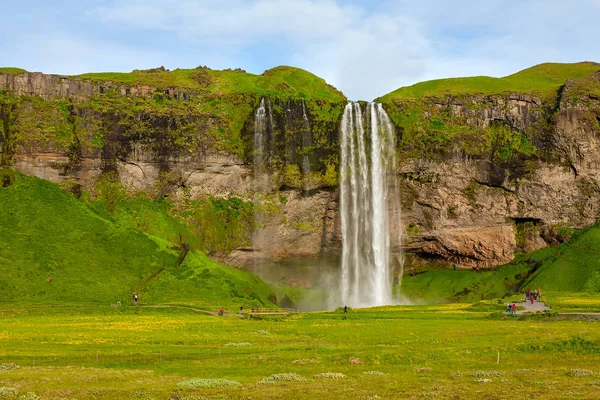 Seljalandsfoss een van de meest beroemde IJslandse waterval — Stockfoto