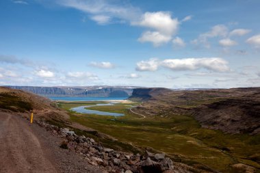 İzlanda ovaları yaz aylarında görüntülemek