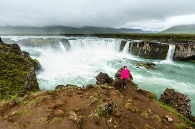 İzlanda'daki Beautifull Godafoss şelale
