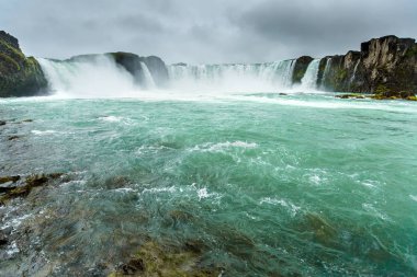 İzlanda'daki Beautifull Godafoss şelale