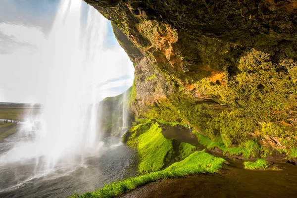 Seljalandsfoss una de las cascadas islandesas más famosas —  Fotos de Stock