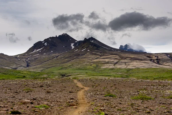 Pohled na horské krajiny na Islandu — Stock fotografie