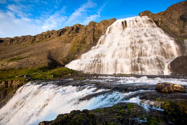 Grande cachoeira Dynjandi na Islândia — Fotografia de Stock