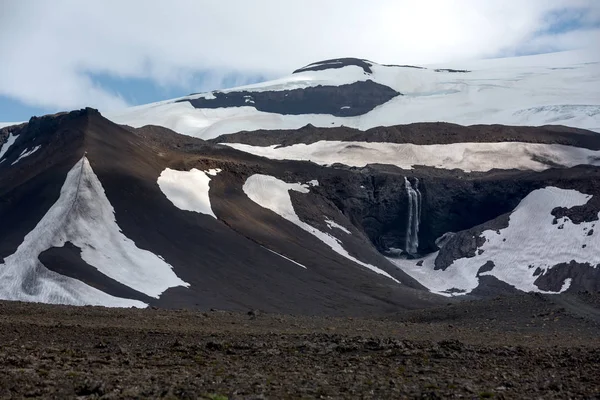 アイスランドの山の風景を見る — ストック写真