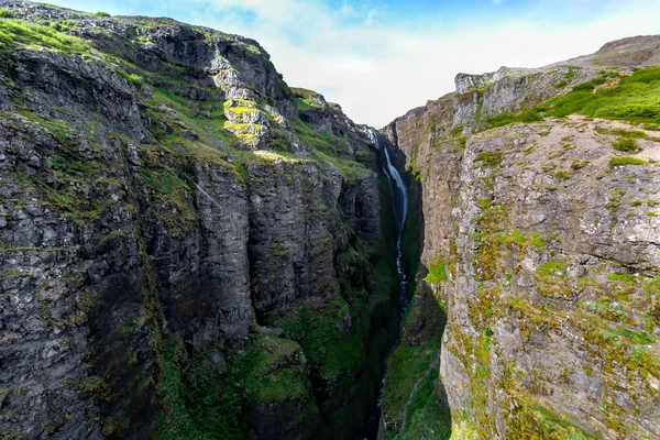 Glymur waterfall in Iceland — Stock Photo, Image