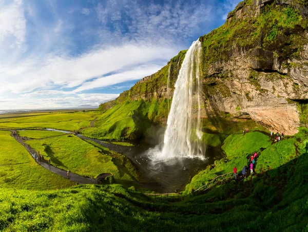 Seljalandsfoss 最著名的冰岛瀑布之一 — 图库照片