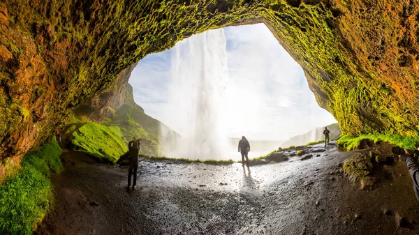 Seljalandsfoss uma das mais famosas cachoeiras islandesas — Fotografia de Stock