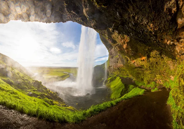 Seljalandsfoss een van de meest beroemde IJslandse waterval — Stockfoto