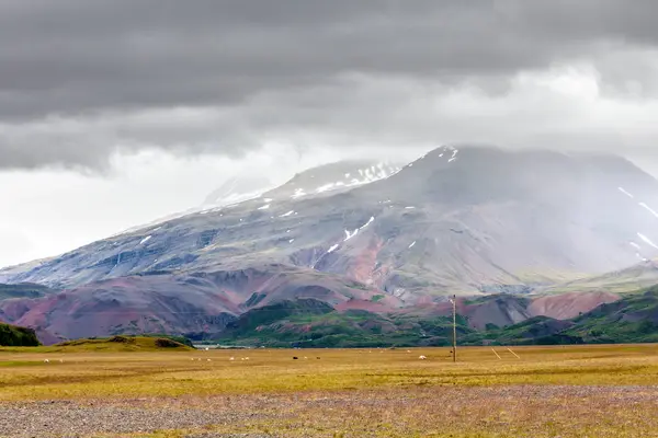 Вид на горный ландшафт Исландии — стоковое фото