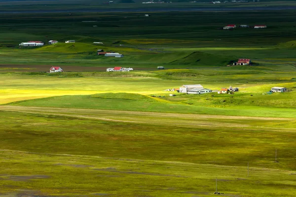 Переглянути в ісландських рівнинах в літній час — стокове фото
