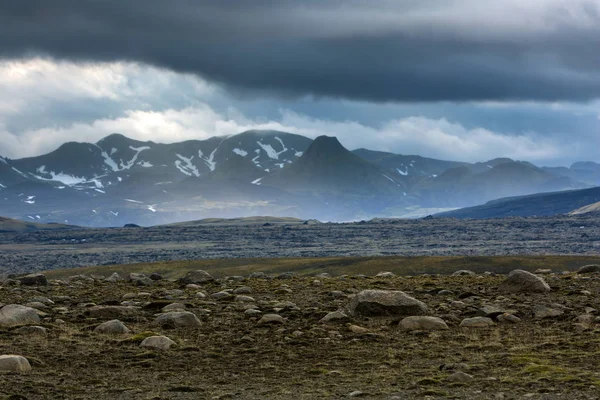 Vista al paisaje de montaña en Islandia —  Fotos de Stock