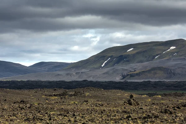 Nézd a hegyi táj, Izland — Stock Fotó