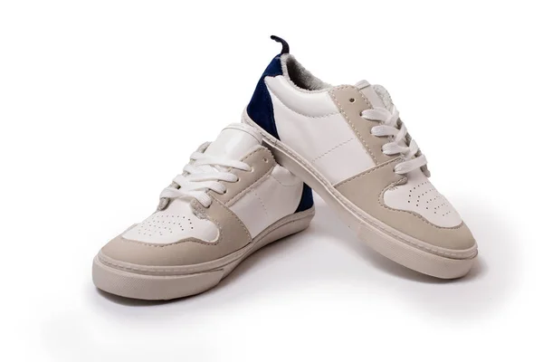 Casual sneakers på vit bakgrund — Stockfoto