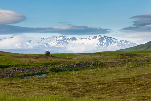 Переглянути в гірський ландшафт в Ісландії — стокове фото
