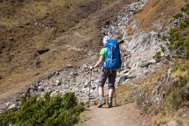 Manaslu devre buzulda Manaslu önünde Trekker trek N