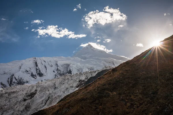 Vista no pico de Manaslu no Nepal — Fotografia de Stock