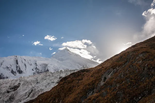 Pohled na vrcholu Manaslu v Nepálu — Stock fotografie