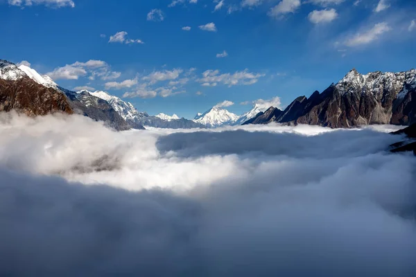 Manaslu Κοιλάδα Που Καλύπτεται Σύννεφα Manaslu Κύκλωμα Οδοιπορικό Στο Νεπάλ — Φωτογραφία Αρχείου