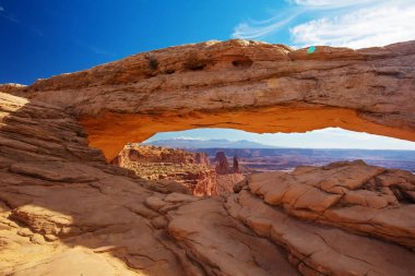 Mesa arch Canyonlands Milli Parkı Ut'için muhteşem viwe