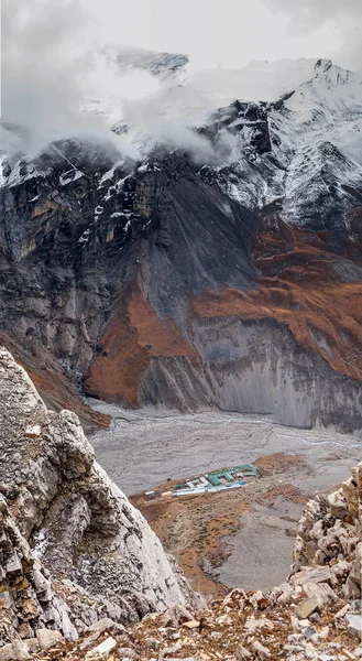 Valley on Annapurna circuit trek — Stock Photo, Image