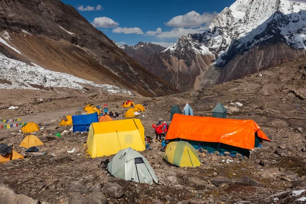 Manaslu Dağı Nepal dağlık aşağıda ana kamp