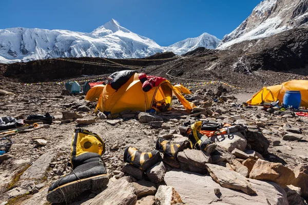 Manaslu Dağı Nepal dağlık aşağıda ana kamp
