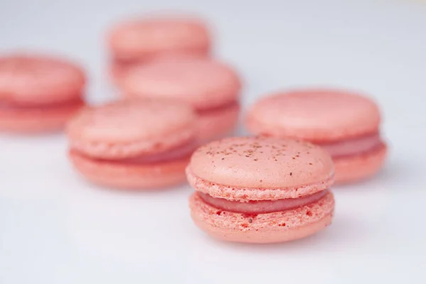 Eine Macaron - süße Süßigkeit auf Baiser-Basis — Stockfoto