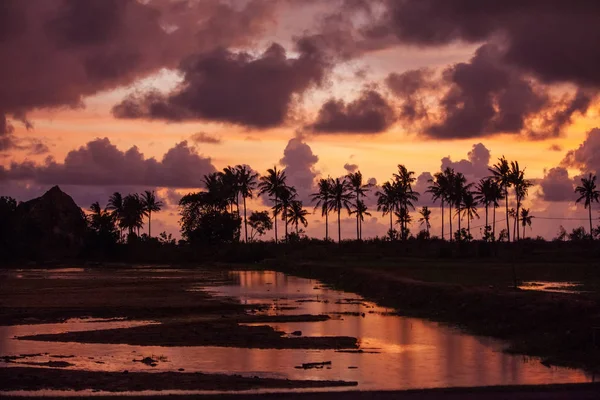 Hint Okyanusu, Endonezya, Lombok Adası doğal manzaraya