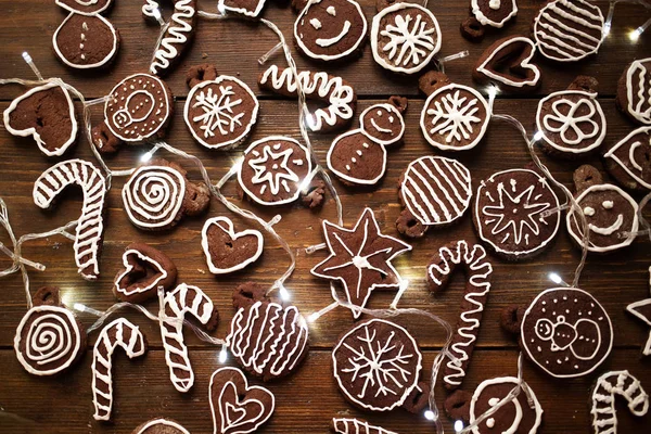 Traditionella hemlagade jul ingefära och choklad cookies deco — Stockfoto