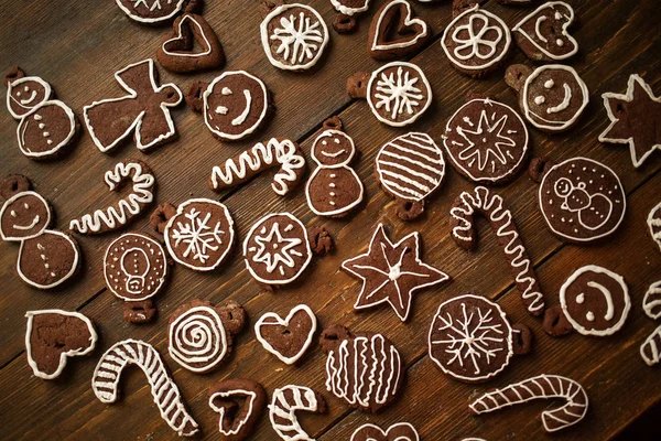 Ginger de Natal caseiro tradicional e biscoitos de chocolate deco — Fotografia de Stock