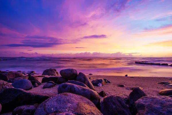 Schilderachtig uitzicht op de Indische Oceaan in Indonesië, Lombok eiland — Stockfoto