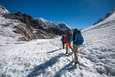 Cho La geçiş yürüyüşçülerin Everest bölgesinde, Nepal geçmek