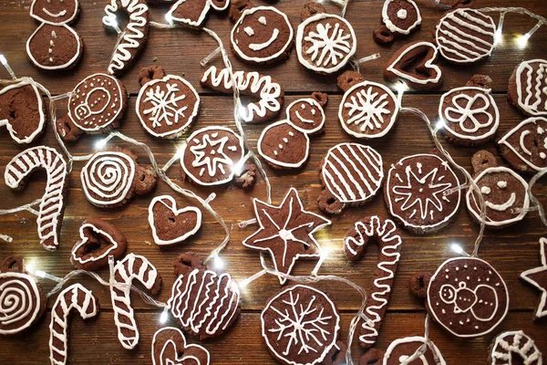 Traditionella hemlagade jul ingefära och choklad cookies deco — Stockfoto