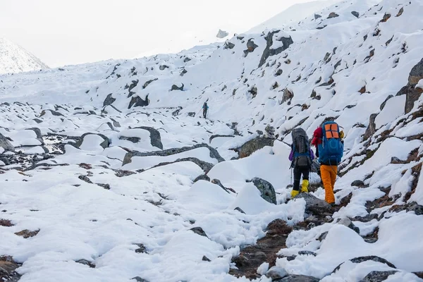 Eve giderken Gokyo buzul Khumbu Valley crossing parkur