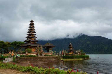 Bali Endonezya 'daki Pura Ulun Danu Bratan su tapınağı