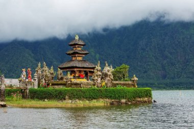 Bali Endonezya 'daki Pura Ulun Danu Bratan su tapınağı