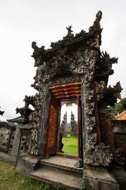 Bali hindu tapınakları girişine