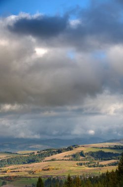 Sonbaharın güzel Karpat Dağları