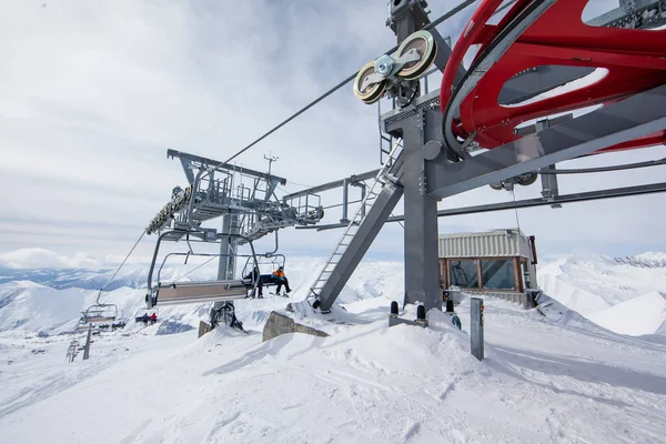 Skidliften i skidorten Gudauri, Georgien — Stockfoto