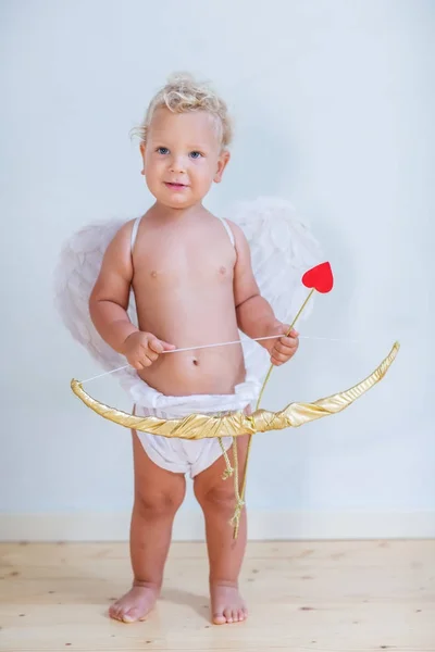 Small Cupid Posing Camera — Stock Photo, Image