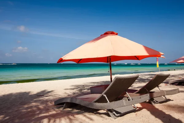 Chaise Longues Playa Isla Boracay Filipinas — Foto de Stock