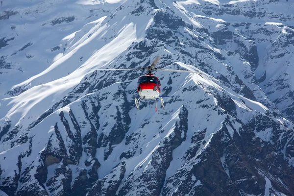 Rescue helikopter in Annapurna basecamp, Nepal — Stockfoto