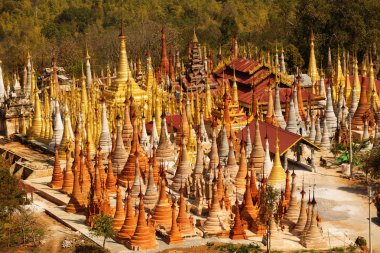 Shwe Indein - kutsal yere Inle Gölü, Myanmar