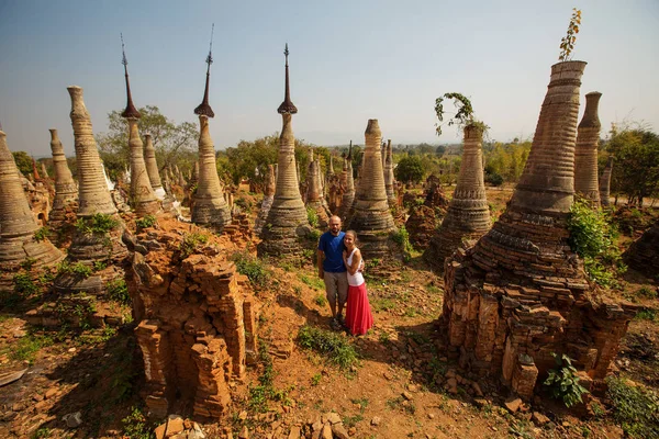Shwe Indein - święte miejsce w pobliżu Inle lake, Myanmar — Zdjęcie stockowe