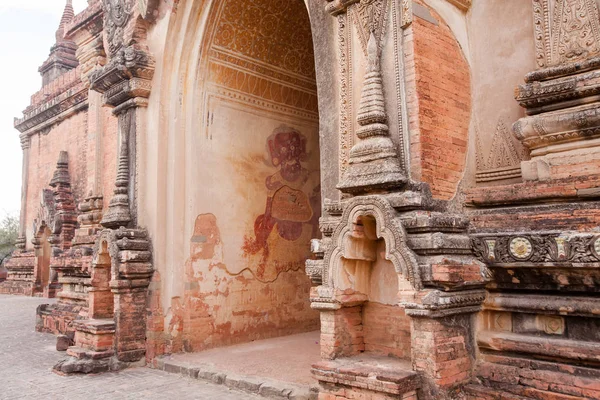 Interior dos templos antigos em Bagan, Mianmar — Fotografia de Stock