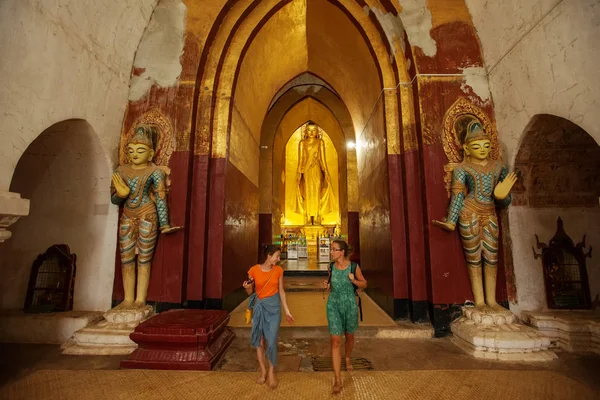 Интерьер древних храмов Багана, Мьянма — стоковое фото
